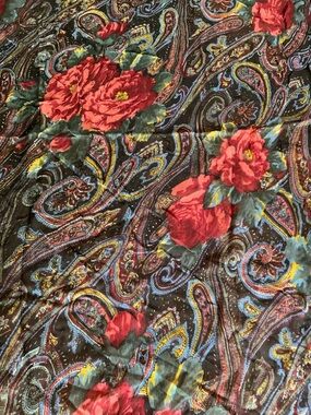 Floral Paisley multicolored Scarf with Red Roses sheer 30“ x 35“